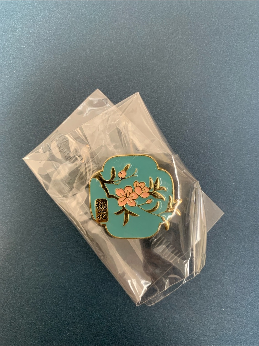 Elegant & Stylish Turquoise Floral Enamel Brooch(Pin) for Women. Brand new.